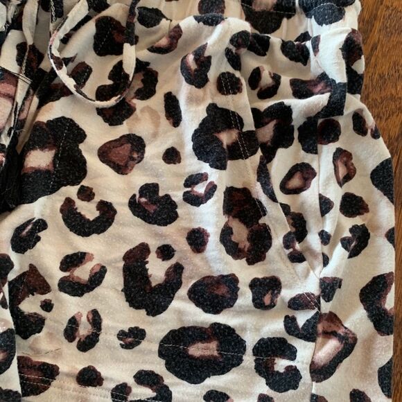 Leopard shorts  - Picture 3 of 3